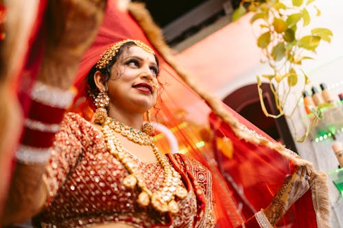 Gratis stockfoto met bruid, glimlachen, Indiase vrouw