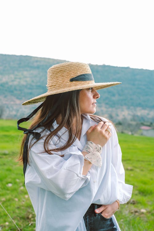 Základová fotografie zdarma na téma bílá halenka, louka, model