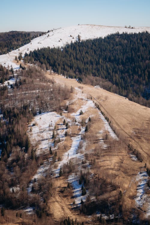 Gratis lagerfoto af bjerge, blå himmel, droneoptagelse