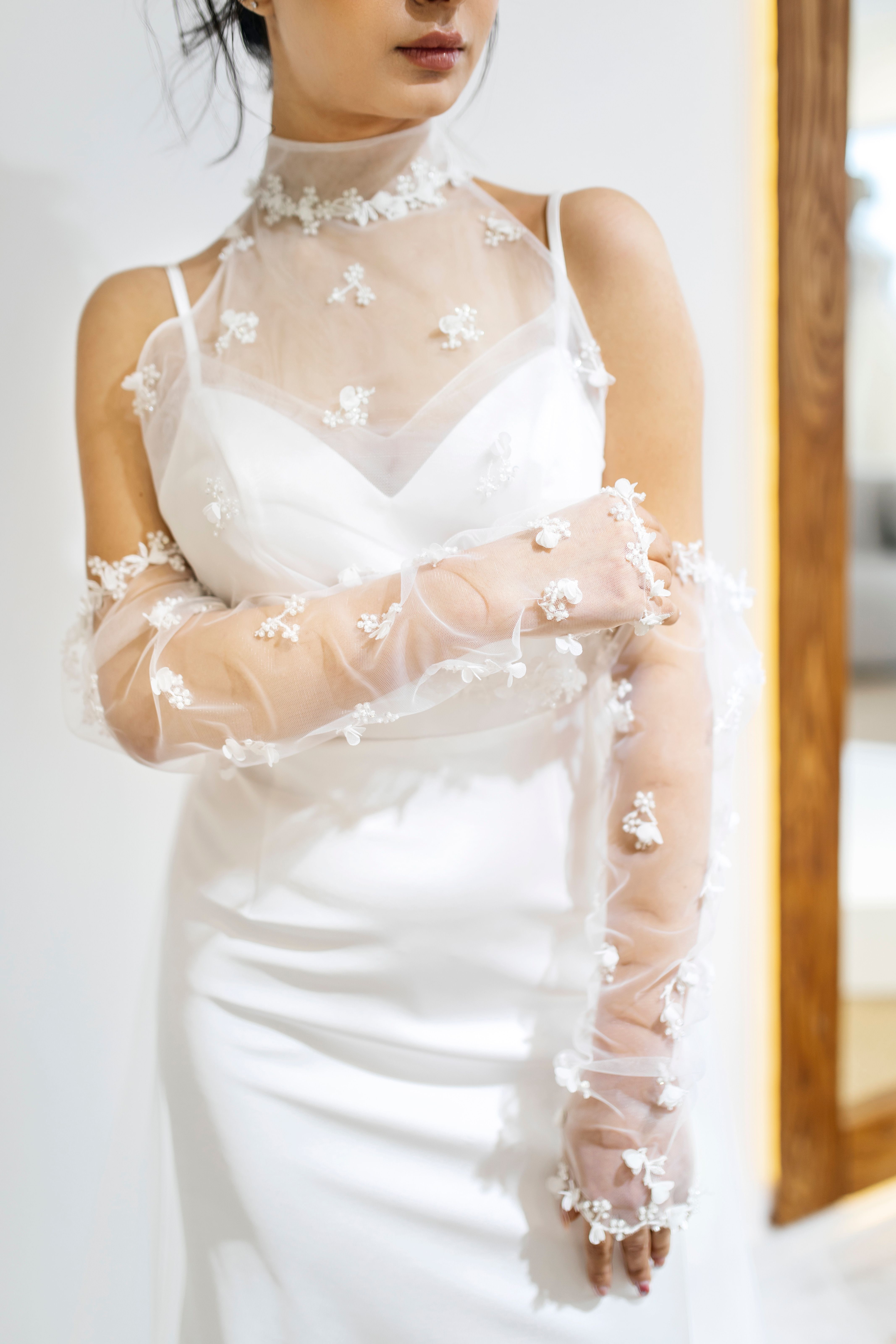 chinese dress ladies Custom White Higher Neck Lace American Bustle Wedding Dress