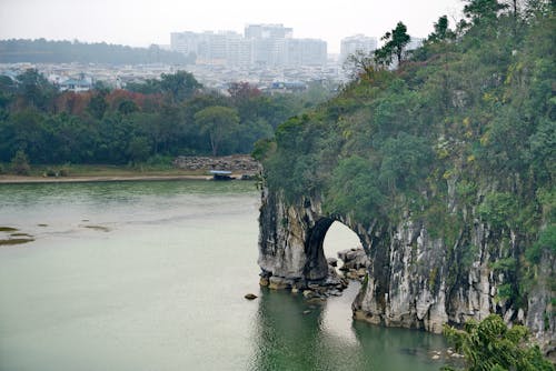 多雲的, 山谷, 岩石 的 免费素材图片