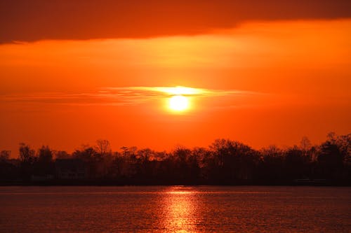 Here comes the Sun. 36° F. 6:48 to 7:03 am. February 23, 2024. Cove Island Park, Stamford, CT.