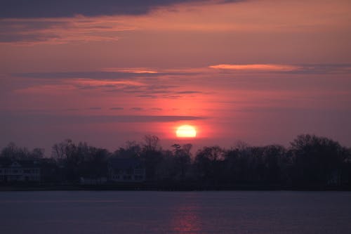 Here comes the Sun. 36° F. 6:48 to 7:03 am. February 23, 2024. Cove Island Park, Stamford, CT.