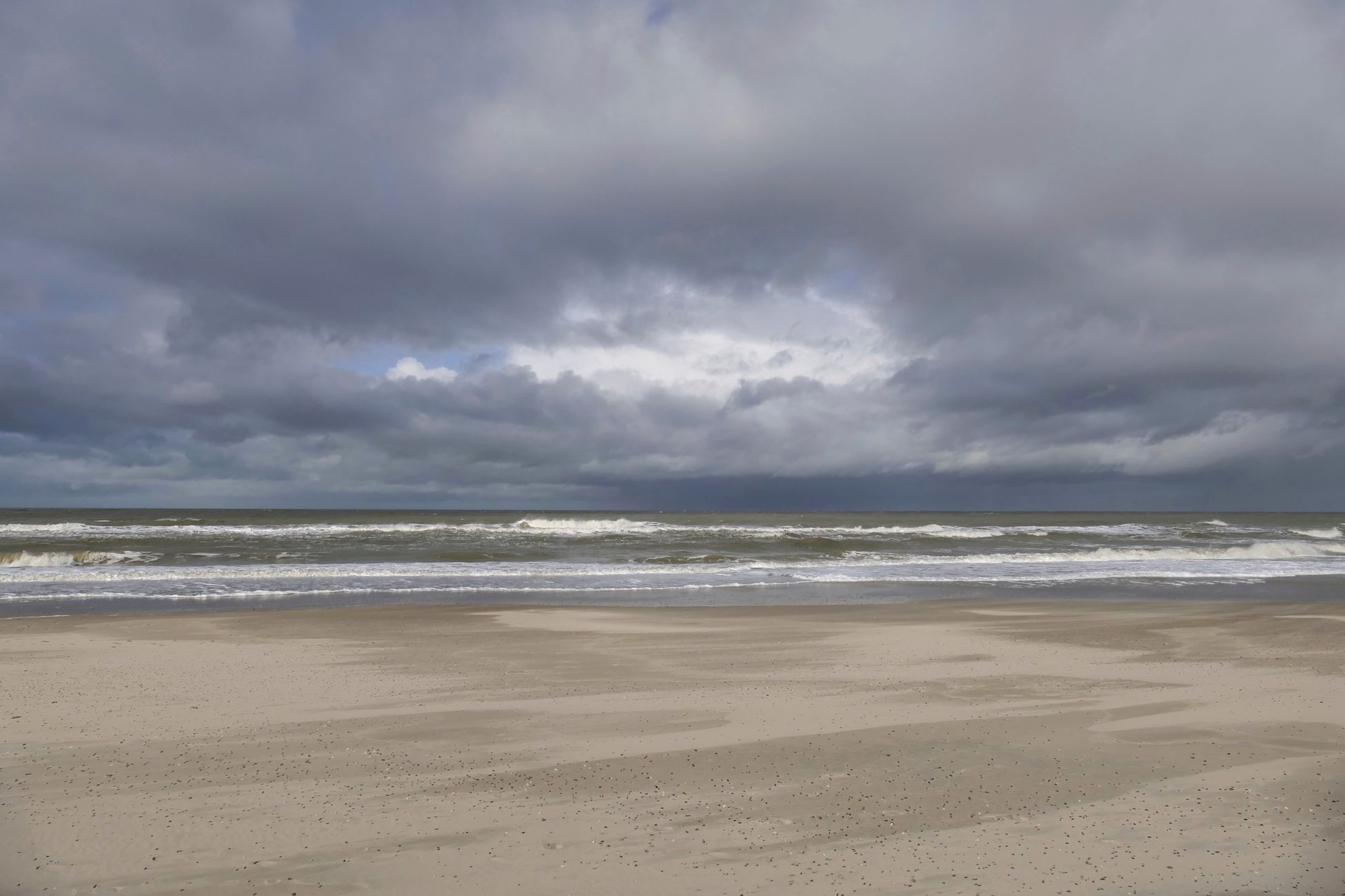 Onweer dreigt, verdriet om Mats Grotenbreg en ravage na onwelwording
