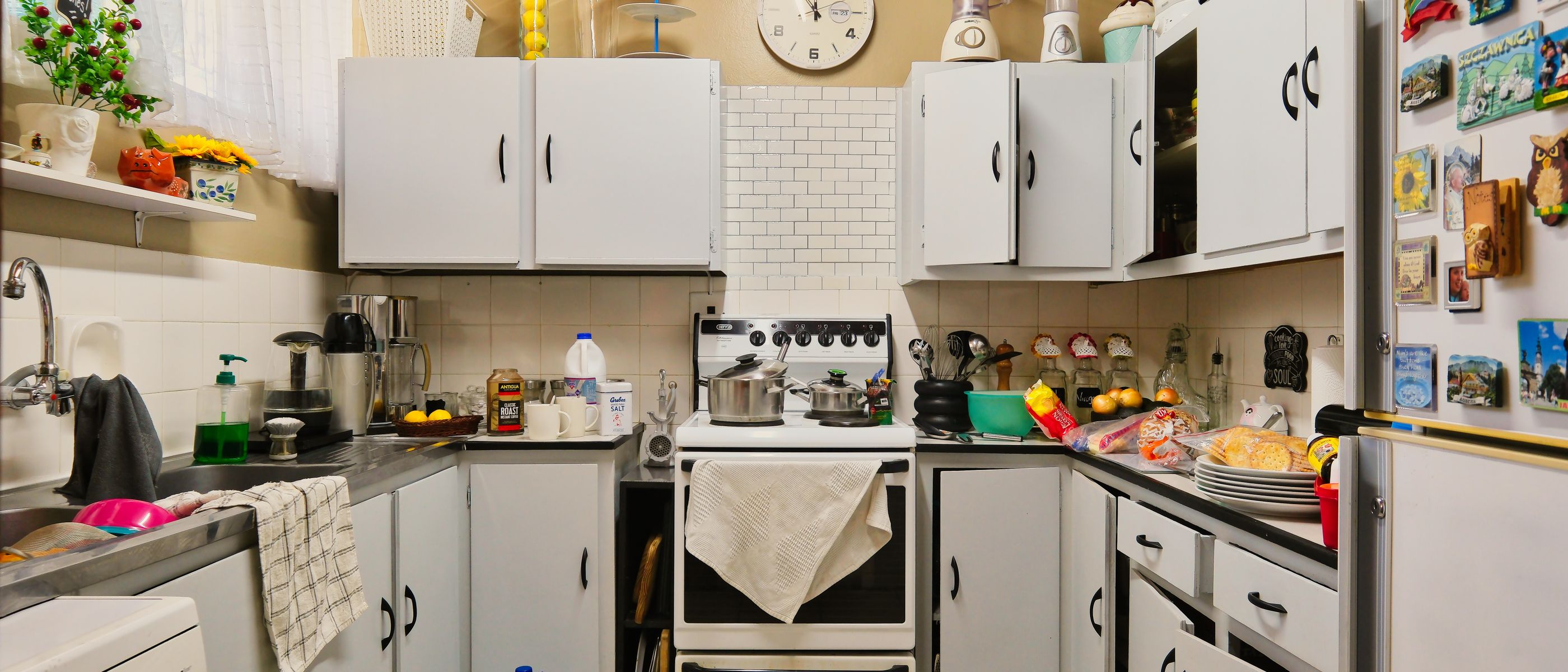 Kitchen Spraying in Wapping — dust sheets down and the room fully protected