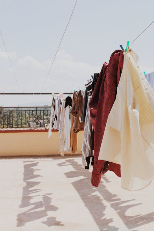 asılı, balkon, balkonlar içeren Ücretsiz stok fotoğraf