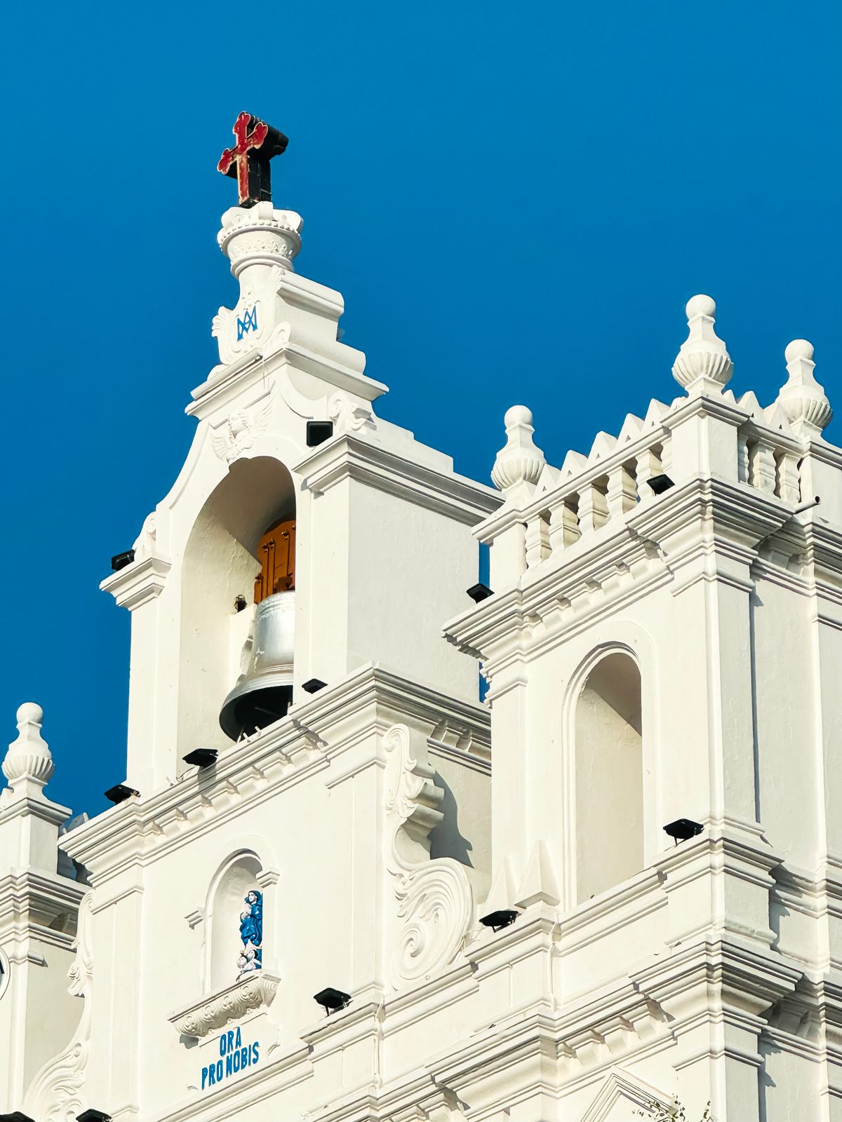 Our Lady of the Immaculate Conception Church white baroque facade, Panaji, Goa — The Mystic Tours