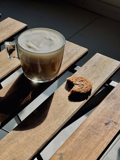 卡布奇諾, 咖啡, 垂直拍摄 的 免费素材图片