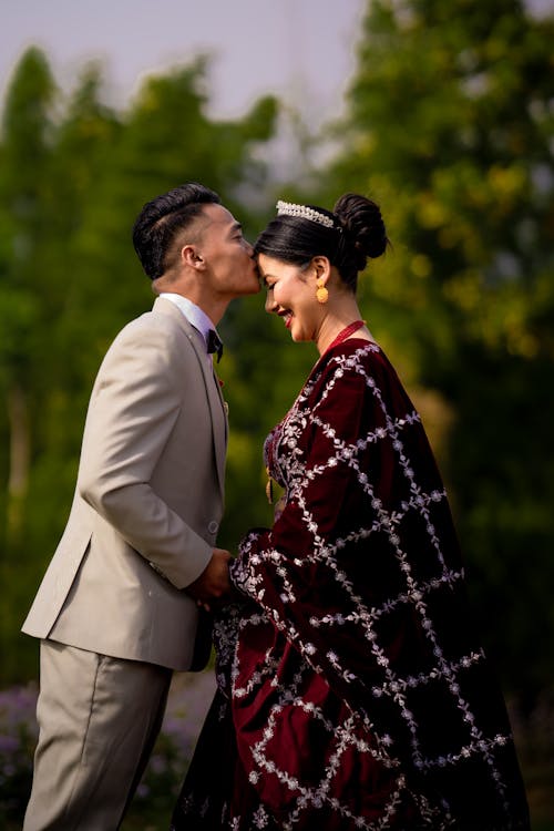 Ingyenes stockfotó csókolózás, elegáns, esküvői fotózás témában
