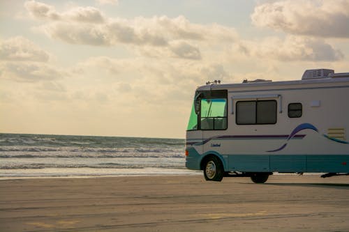 Foto profissional grátis de areia, costa, litoral