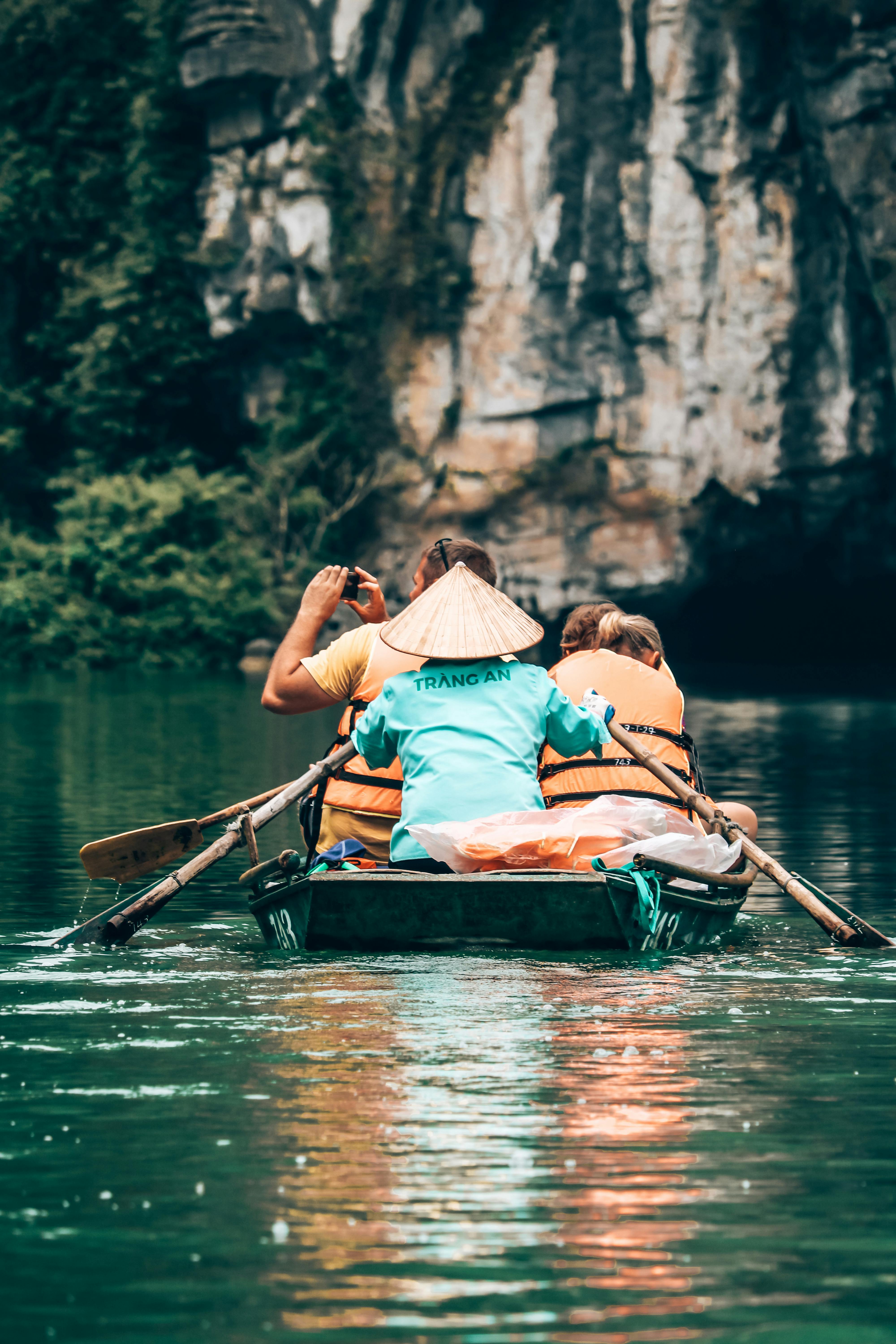 Tour Nha Trang giá rẻ cho các gia đình: Lựa chọn tour phù hợp với trẻ nhỏ và người cao tuổi