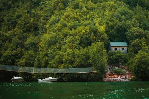 Fotobanka s bezplatnými fotkami na tému cestovať, člny, kopec