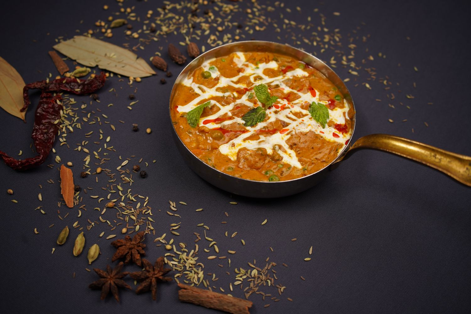 Sizzling Chicken Tikka Masala in Tomato Gravy