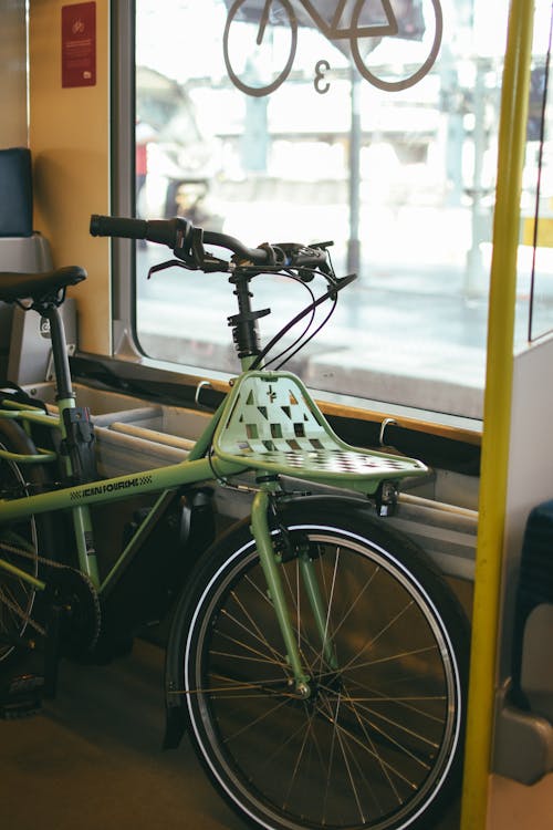 Kostnadsfri bild av buss, cykel, fönster