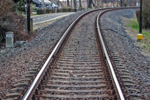 Gratis lagerfoto af jernbane, parallel, rækværk