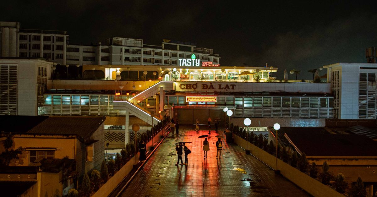 Cho Da Dat Cho Da Lat in Da Lat City in Vietnam at Night · Free Stock Photo