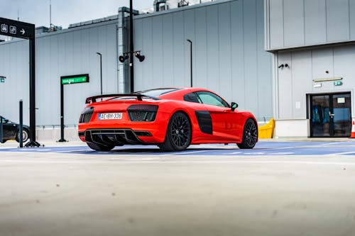 Audi r8 v10 plus - red