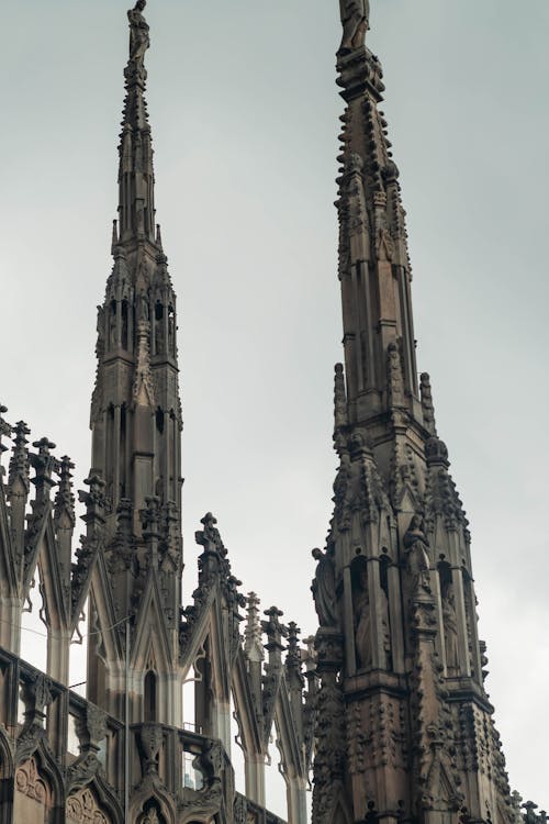 Foto profissional grátis de arquitetura gótica, católico, cidade