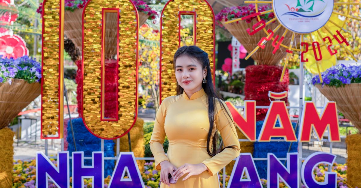 hundred flowers awards