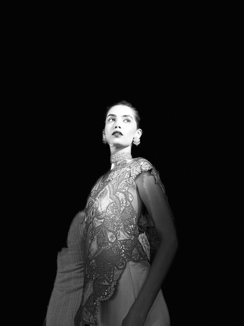 Darmowe zdjęcie z galerii z czarno-biały, fotografia mody, model