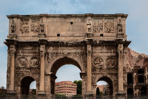 The arch of the colosseum in rome