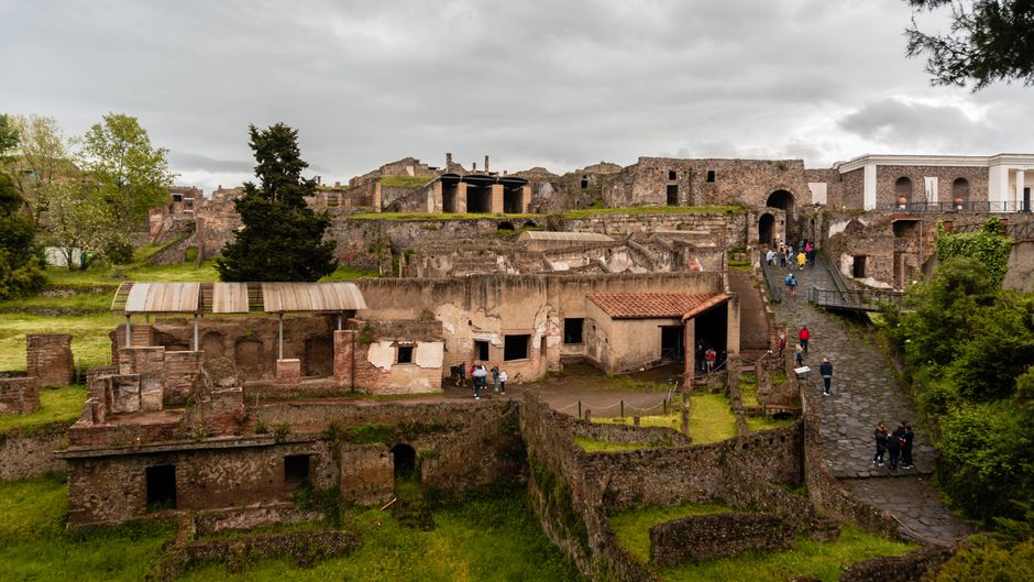 Pause détente aux Thermes de Agnano avec spa naturel