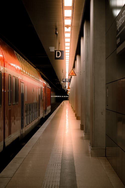 기차, 기차역, 도시의 무료 스톡 사진