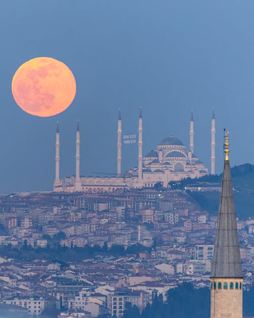 ÇAMLICA CAMİİ VE DOLUNAY