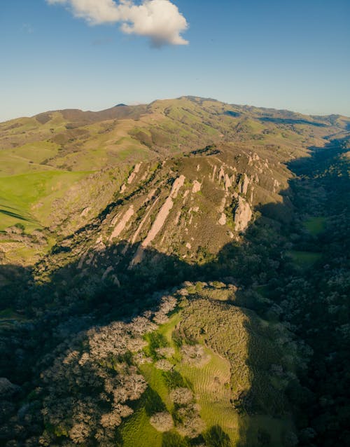 Gratis lagerfoto af bakker, bjerge, droneoptagelse