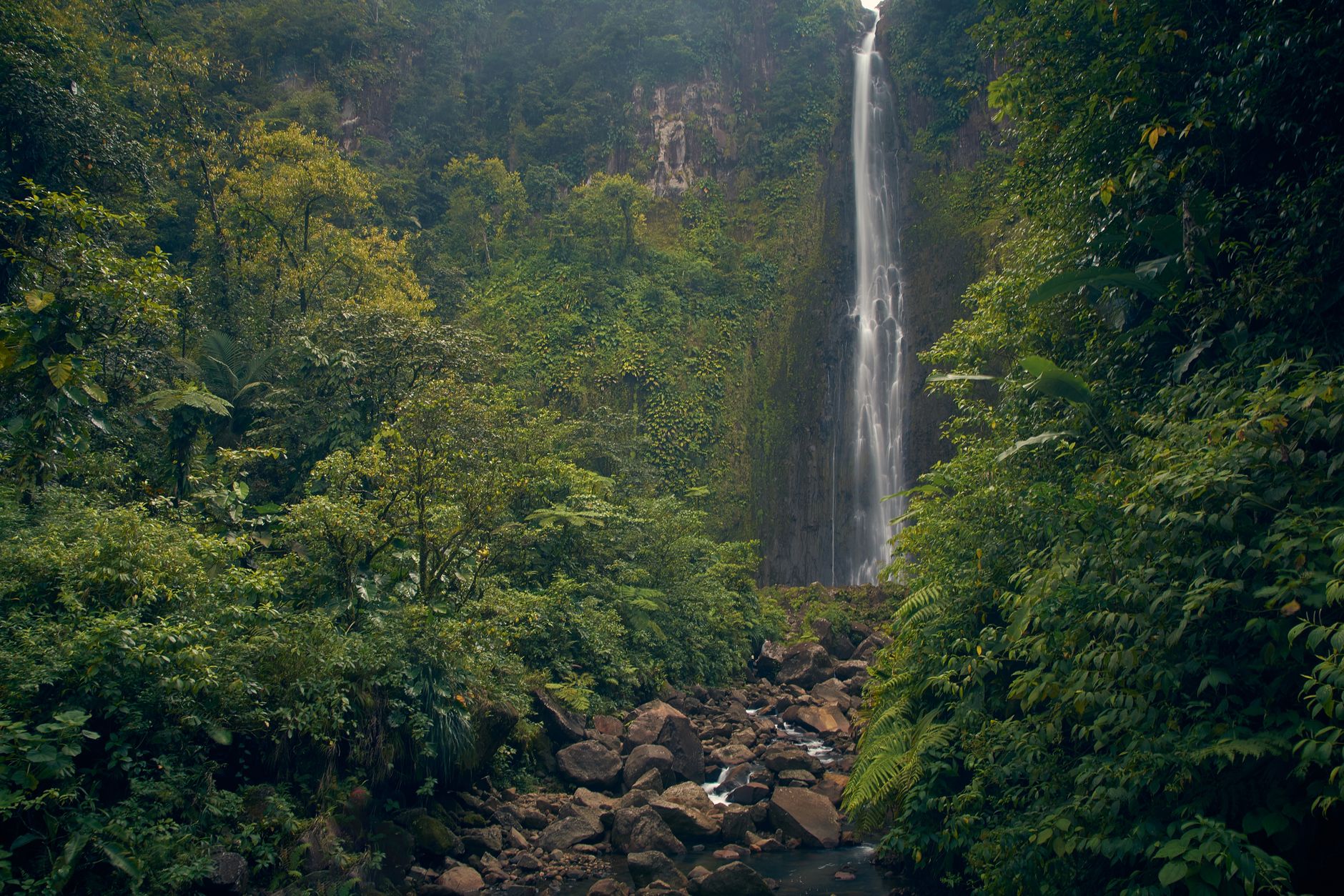 Air Terjun Telun Berasap Kerinci: Surga Tersembunyi Jambi yang Wajib Dikunjungi