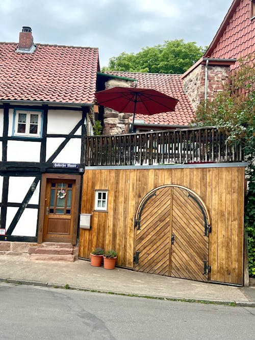 Fachwerkgebäude und Tor_Hullerser Mauer_Einbeck