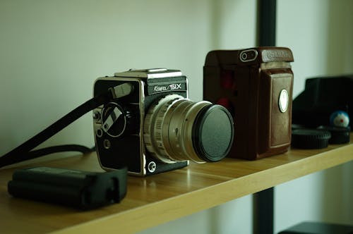 analog kamera, Antik, bağbozumu içeren Ücretsiz stok fotoğraf