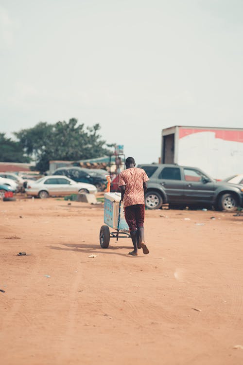 Foto profissional grátis de andando, areia, automóveis