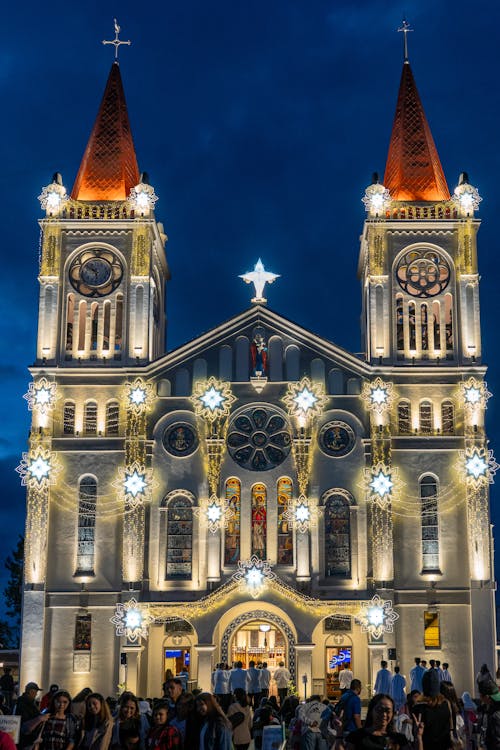 aydınlatılmış, baguio, baguio katedrali içeren Ücretsiz stok fotoğraf