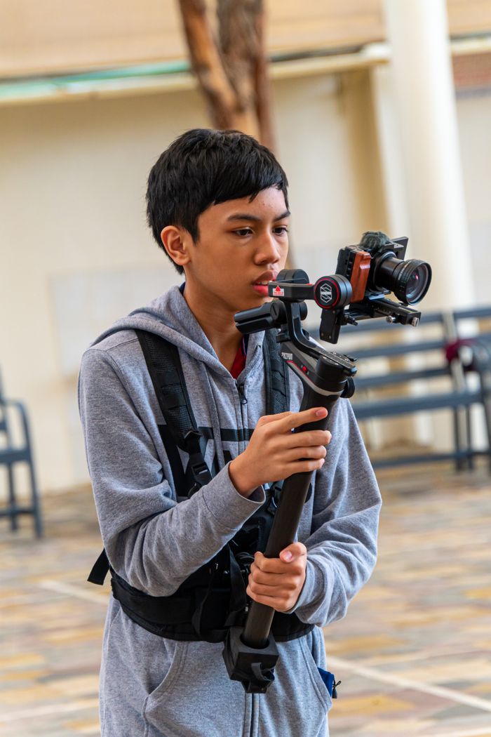 Adolescente filmando