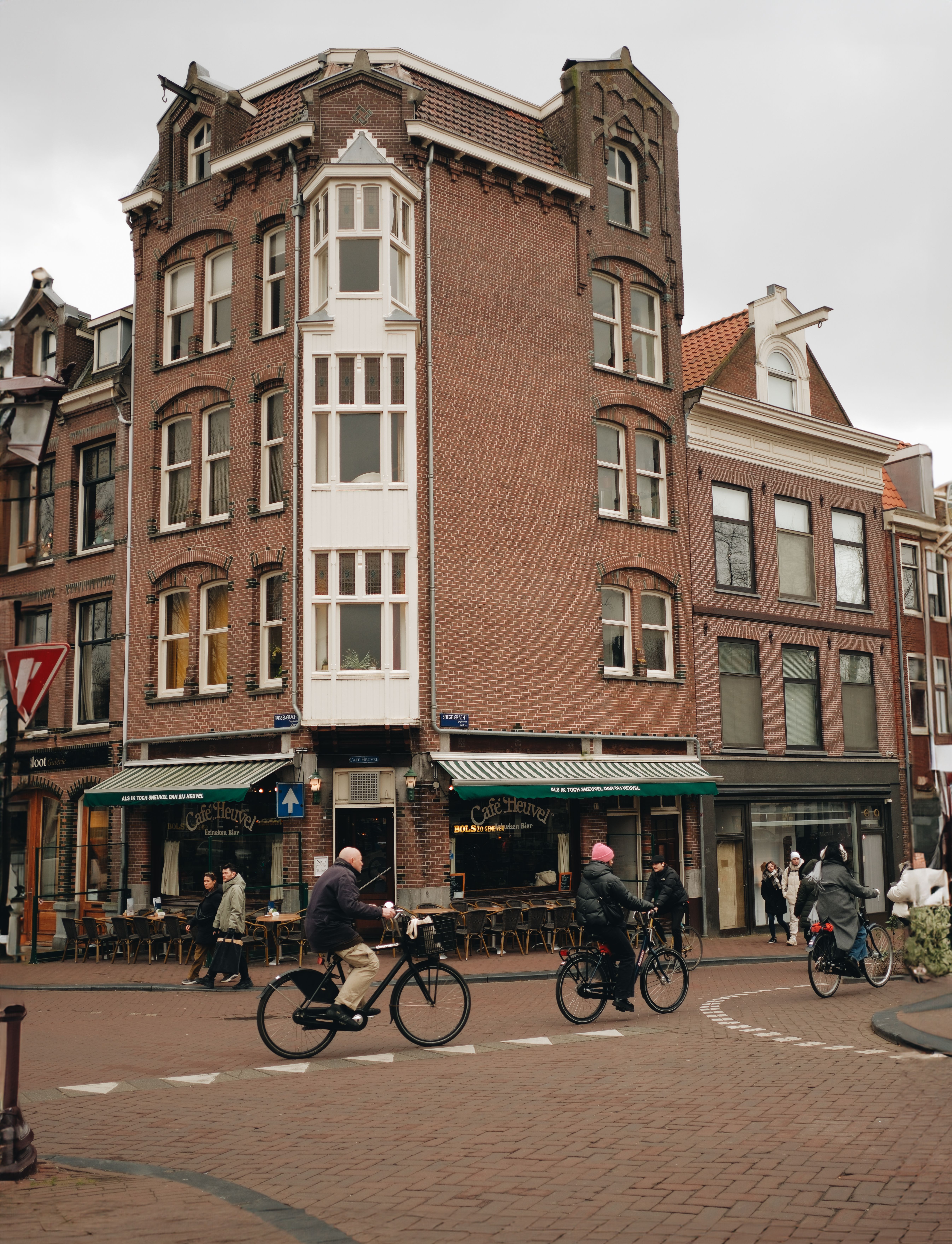 An adventurous city walk full of surprises