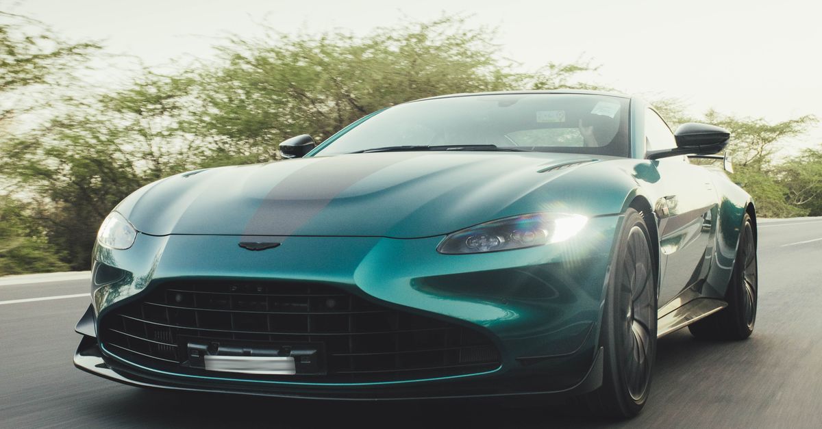 Профессиональные студийные фотографии автомобилей