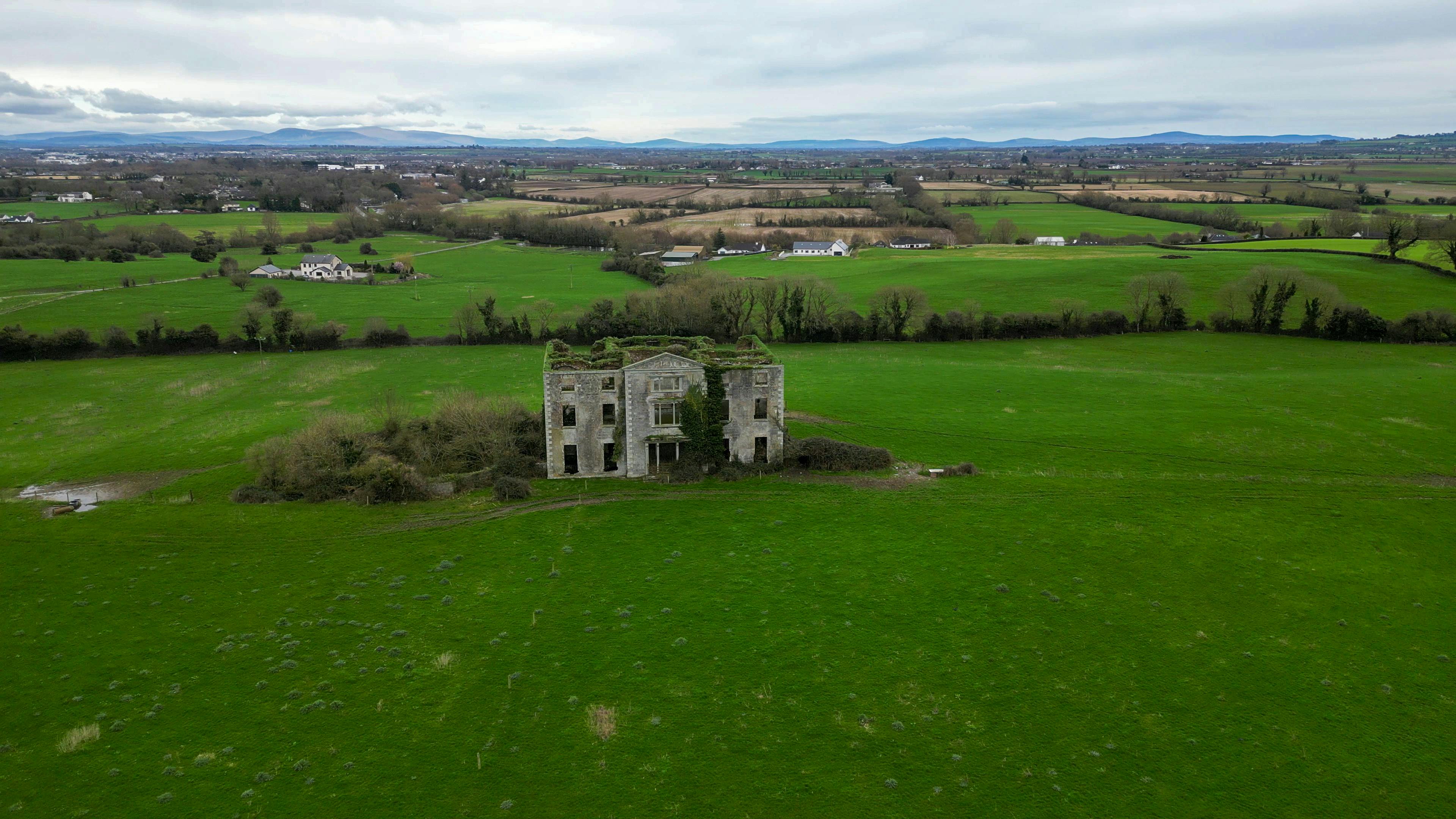 15 Irish travel experts to follow on Instagram for cheap flights, budget breaks and last-minute deals — Photo by Jay's Photog