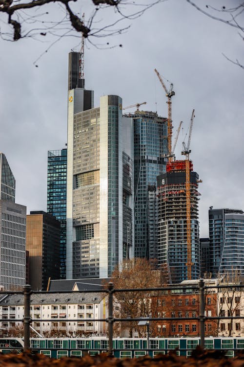 商業銀行大廈, 垂直拍攝, 城市 的 免費圖庫相片