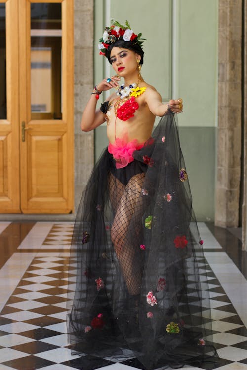 Gratis lagerfoto af blomster, brunette, frida kahlo