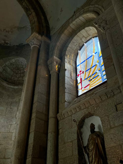 Darmowe zdjęcie z galerii z katedra, okno, religia