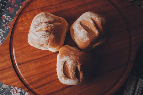 Darmowe zdjęcie z galerii z chleb, drewniany, fotografia kulinarna