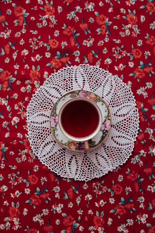 Immagine gratuita di piastre, sfondo rosso, tazza