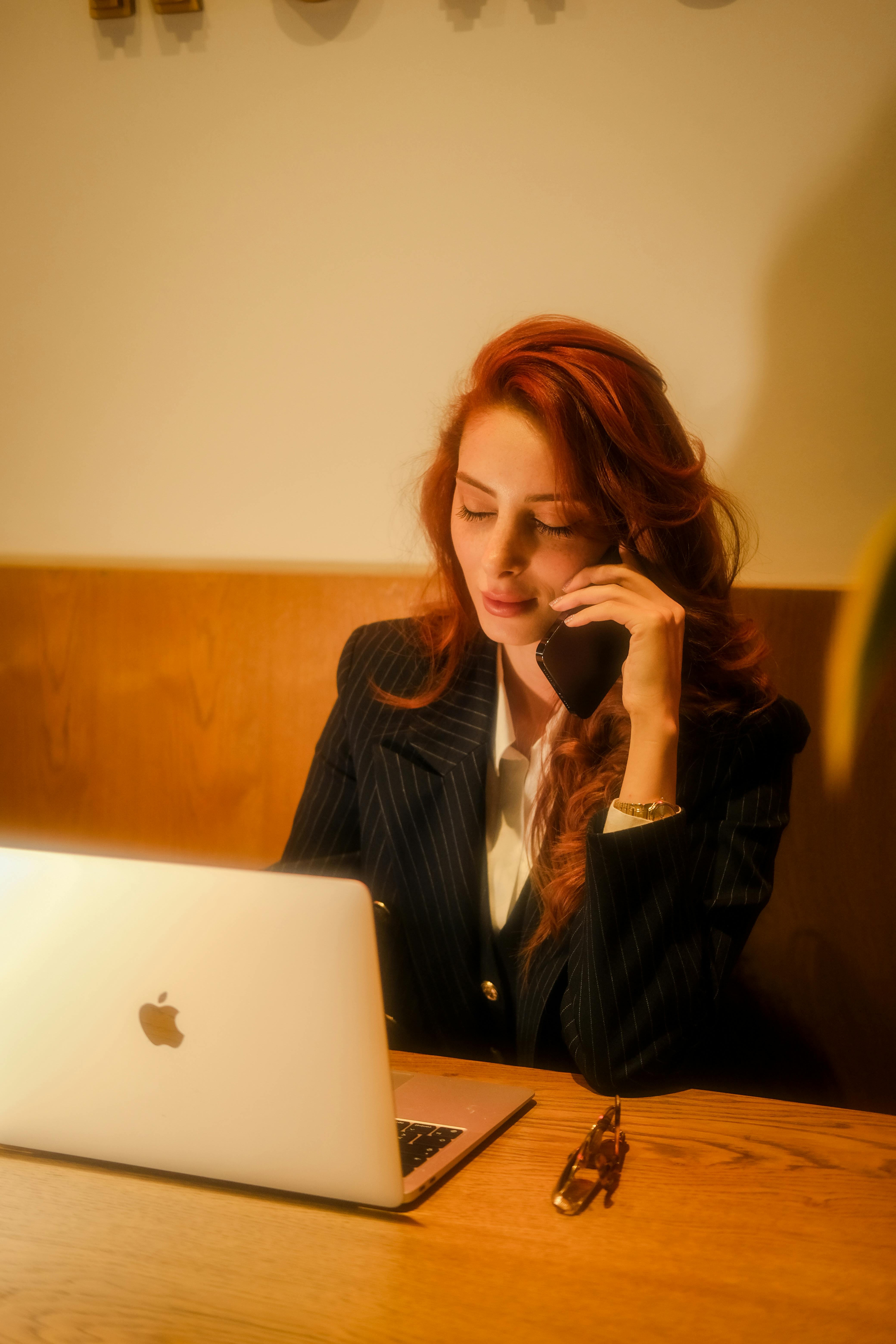 ฟรี คลังภาพถ่ายฟรี ของ # ในร่ม, kafe, การตั้งค่าทางธุรกิจ คลังภาพถ่าย