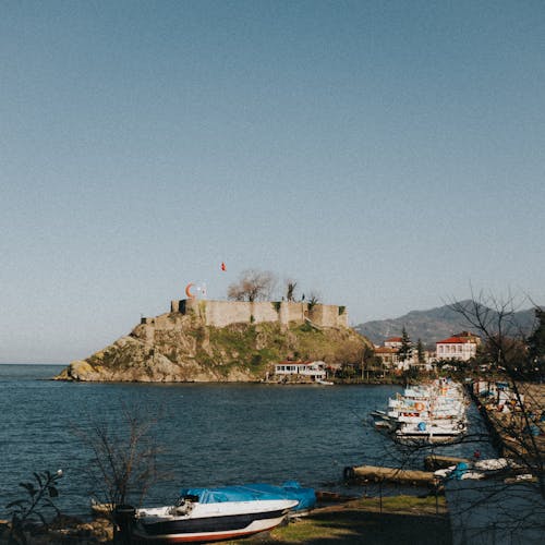 Kostenloses Stock Foto zu burg, klarer himmel, küste