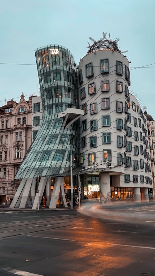 Foto stok gratis Arsitektur modern, jalan, jalan-jalan kota