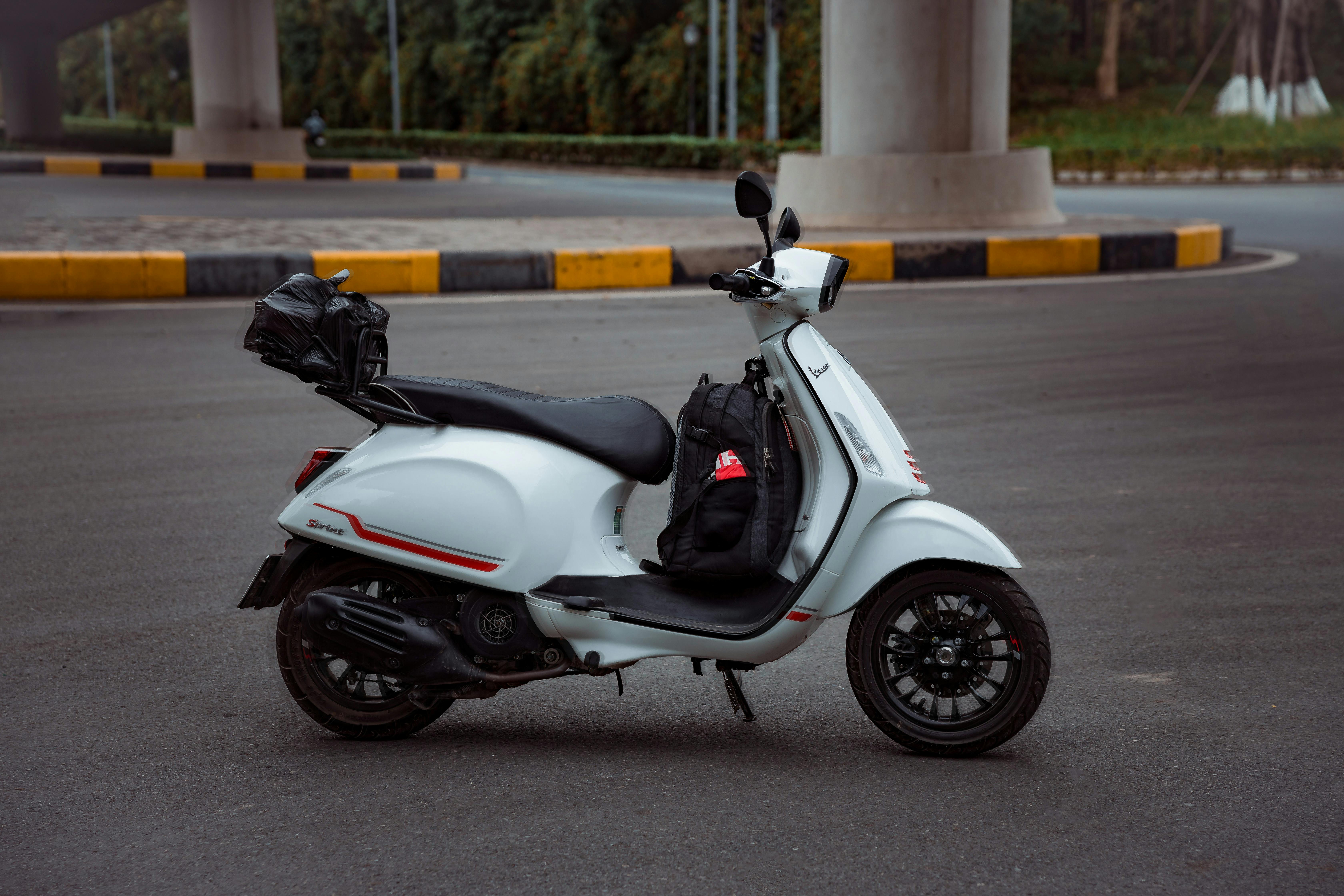 ContiScoot: over 30 Tire Sizes for Urban Mobility and Everyday Commuting — Photo by HONG SON on Pexels