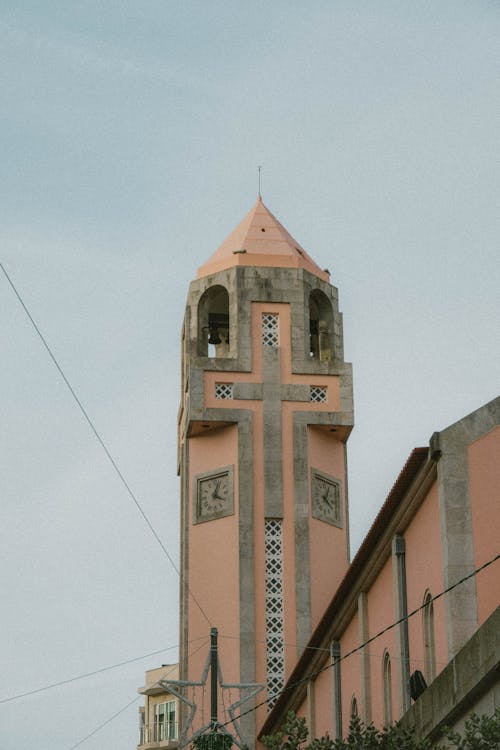 bina, çarpı, dikey atış içeren Ücretsiz stok fotoğraf