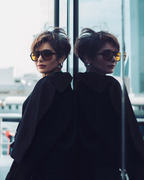 Immagine gratuita di alla moda, cappotto nero, contemporaneo