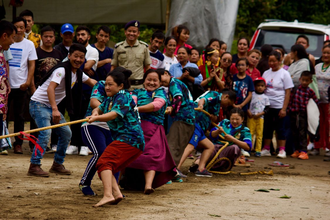 Women Pulling Rope · Free Stock Photo
